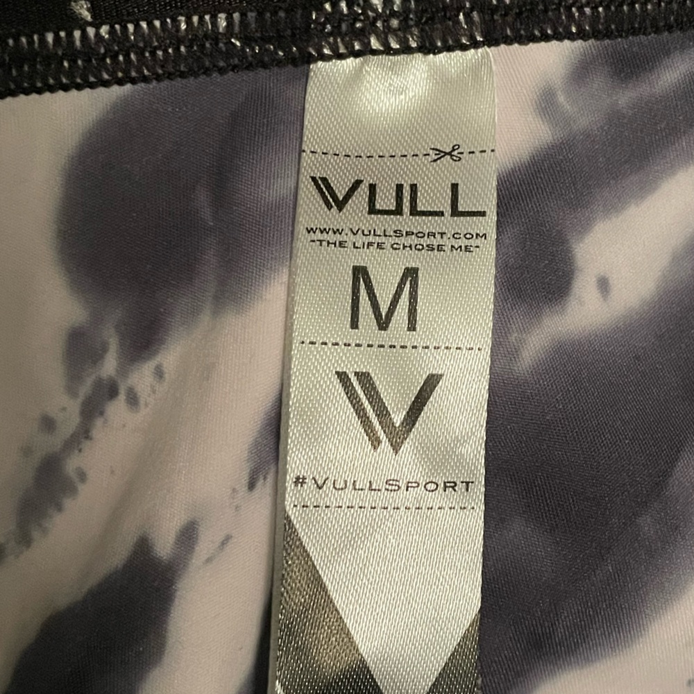 Brand new VULL workout pants ,size medium, full length, black and white. - Picture 3 of 3